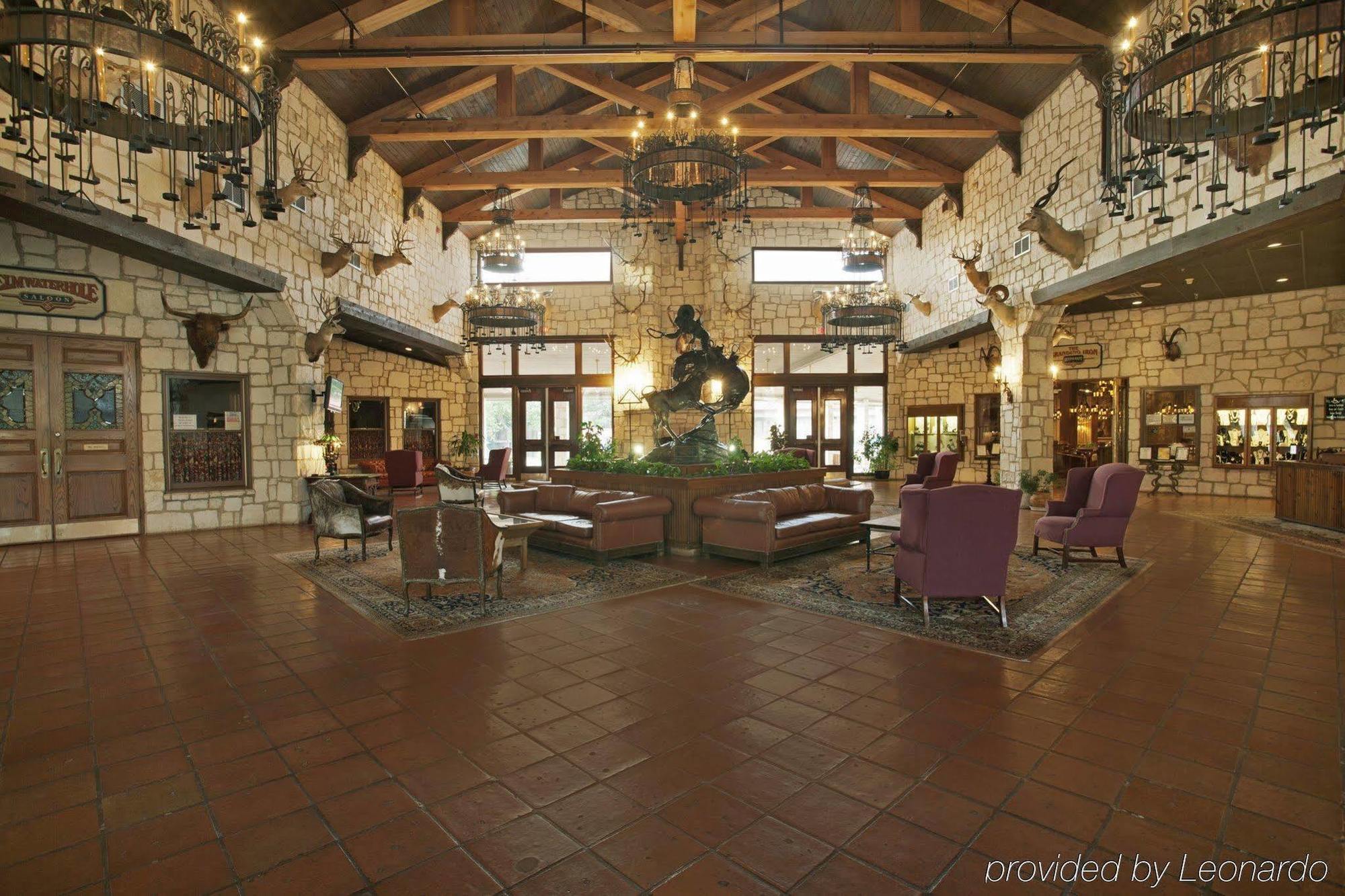 Y O Ranch Hotel And Conference Center Керрвілл Інтер'єр фото